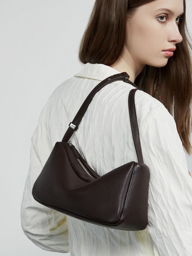 Elova Handcrafted Genuine Leather Crossbody Bag in Black - E643 view 7