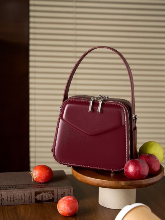 Elova Handcrafted Genuine Leather Crossbody Bag in Black - E540 view 4