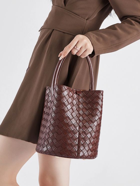 Elova Handcrafted Genuine Leather Crossbody Bag in Black - E486 view 6