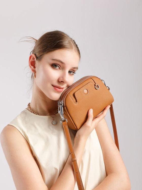 Elova Handcrafted Genuine Leather Crossbody Bag in Black - E714 view 6