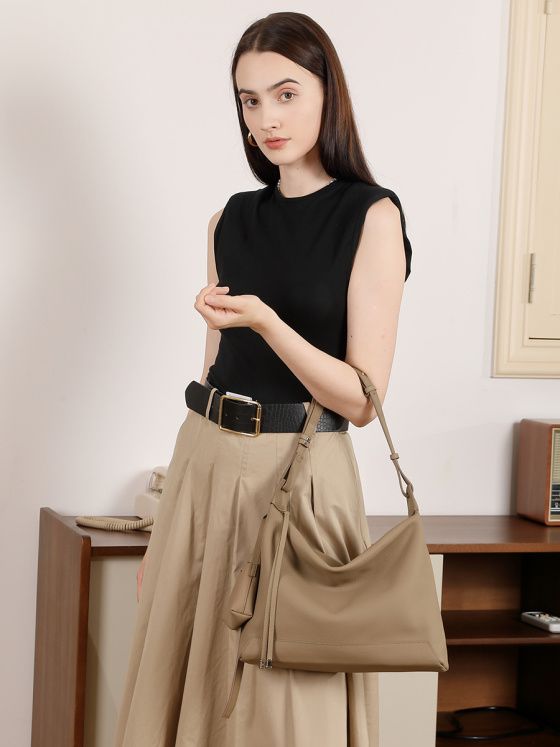 Elova Handcrafted Genuine Leather Tote Bag in Black - E694 view 5