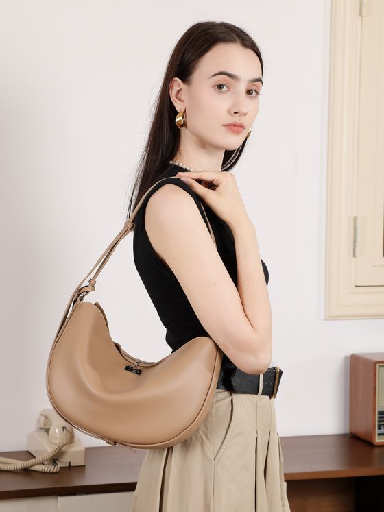 Elova Handcrafted Genuine Leather Crossbody Bag in Black - E705 view 3