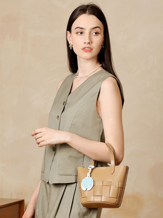 Elova Handcrafted Genuine Leather Crossbody Bag in Black - E672 view 4