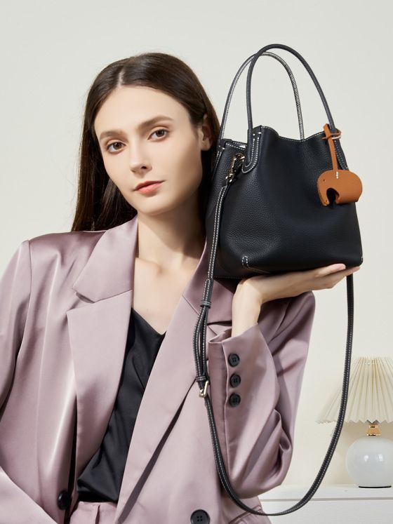 Elova Handcrafted Genuine Leather Crossbody Bag in Black - E413 view 5