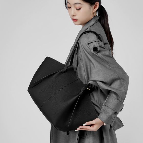 Elova Handcrafted Genuine Leather Tote Bag in Black - E524 view 6