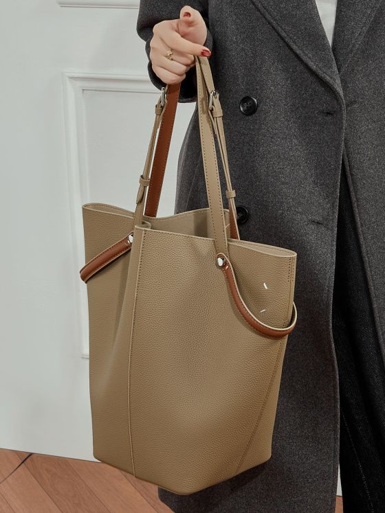 Elova Handcrafted Genuine Leather Bag in Black - E757 view 4