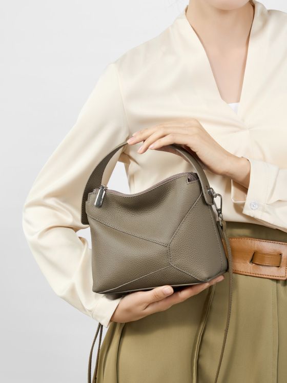 Elova Handcrafted Genuine Leather Crossbody Bag in Black - E599 view 2