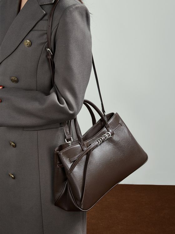 Elova Handcrafted Genuine Leather Crossbody Bag in Black - E782 view 2