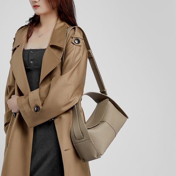 Elova Handcrafted Genuine Leather Crossbody Bag in Black - E525 view 2