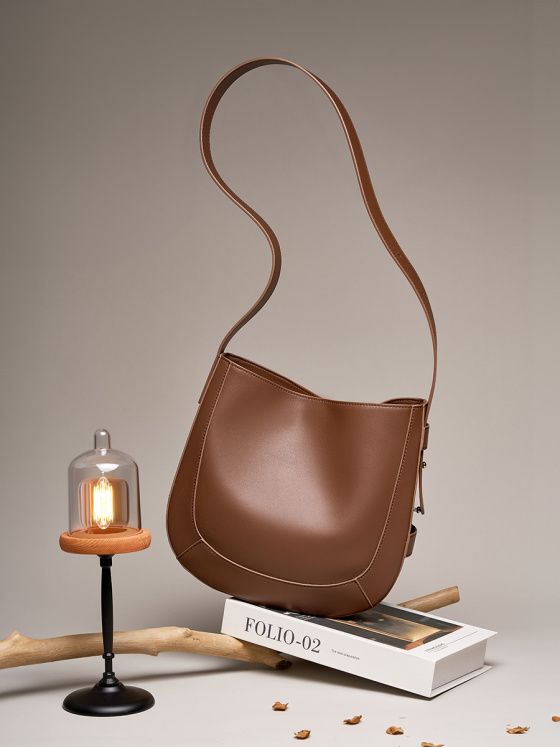 Elova Handcrafted Genuine Leather Crossbody Bag in Black - E211 view 5