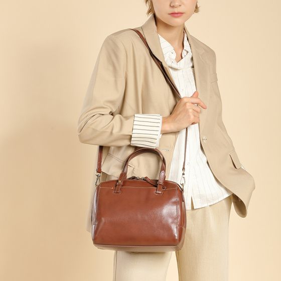 Elova Handcrafted Genuine Leather Crossbody Bag in Black - E504 view 5