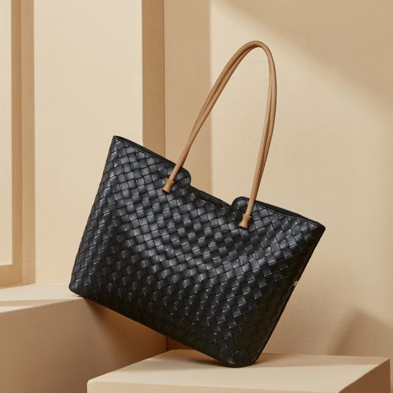 Elova Handcrafted Genuine Leather Tote Bag in Black - E463 view 8