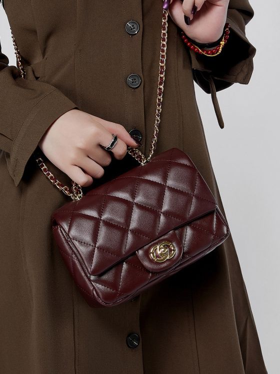 Elova Handcrafted Genuine Leather Crossbody Bag in Black - E541