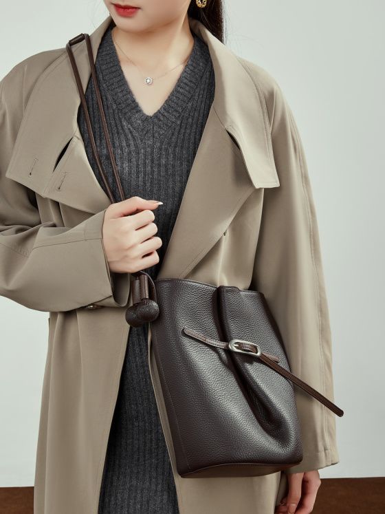 Elova Handcrafted Genuine Leather Crossbody Bag in Black - E778 view 2