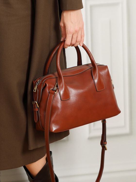 Elova Handcrafted Genuine Leather Crossbody Bag in Black - E749 view 3