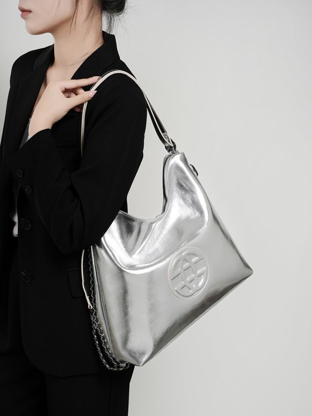 Elova Handcrafted Genuine Leather Tote Bag in Black - E292 view 7