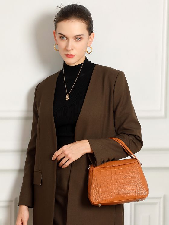 Elova Handcrafted Genuine Leather Crossbody Bag in Black - E744 view 2