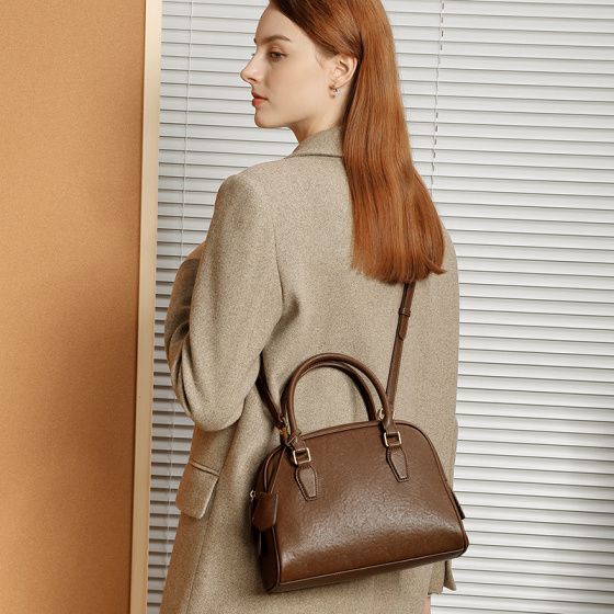 Elova Handcrafted Genuine Leather Crossbody Bag in Black - E523 view 4