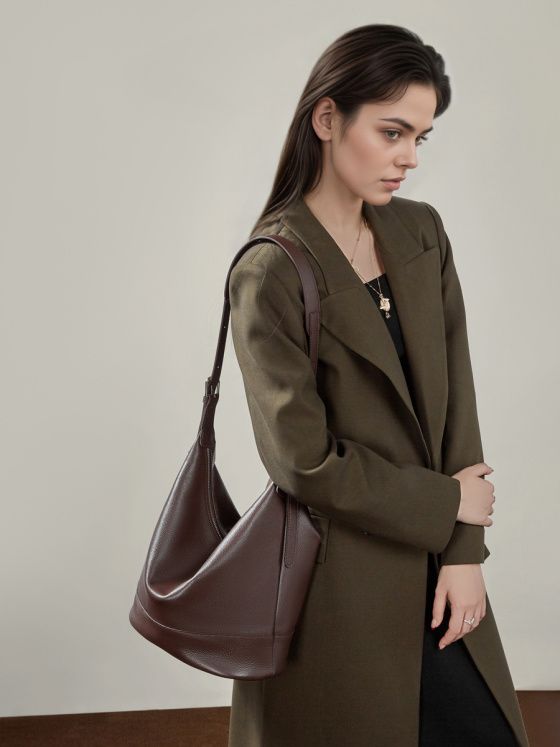 Elova Handcrafted Genuine Leather Crossbody Bag in Black - E802 view 2