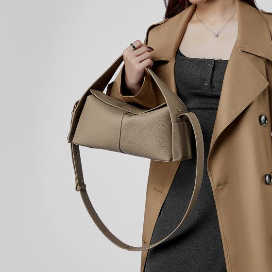 Elova Handcrafted Genuine Leather Crossbody Bag in Black - E525 view 5