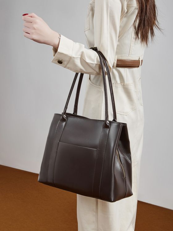 Elova Handcrafted Genuine Leather Tote Bag in Black - E812 view 2