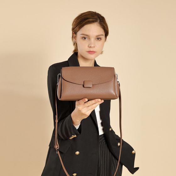 Elova Handcrafted Genuine Leather Crossbody Bag in Black - E489 view 7