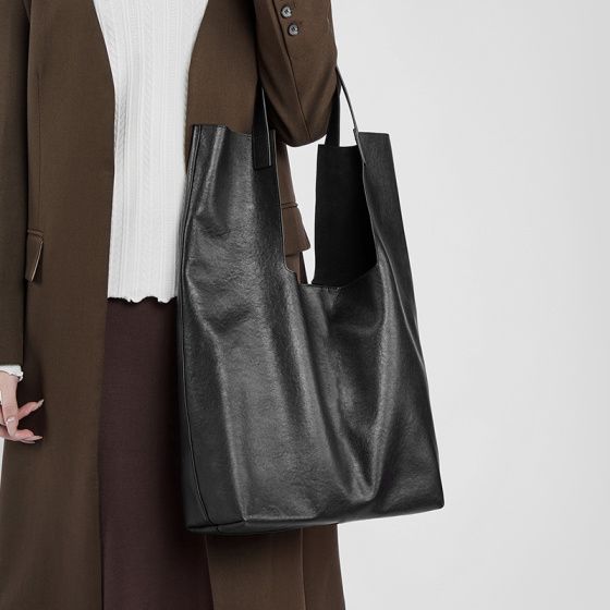 Elova Handcrafted Genuine Leather Tote Bag in Black - E511 view 6