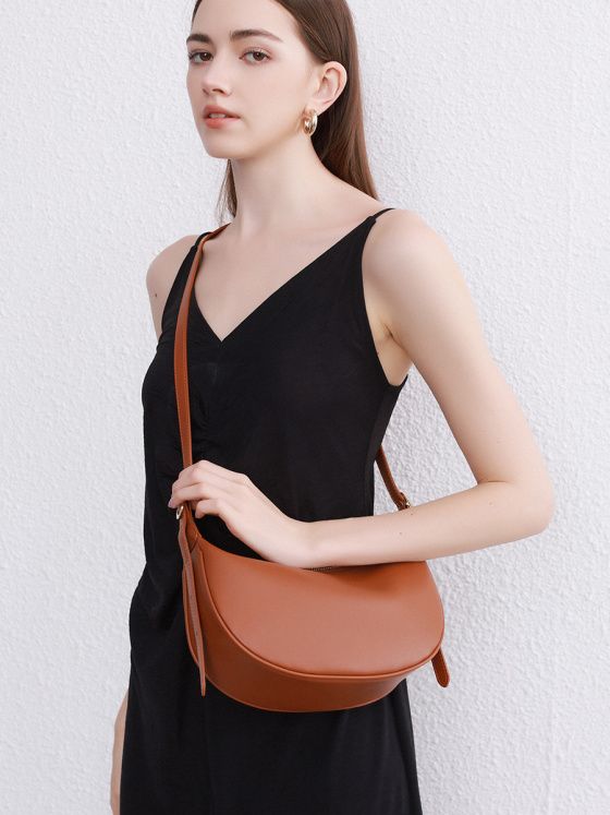 Elova Handcrafted Genuine Leather Crossbody Bag in Black - E286 view 4