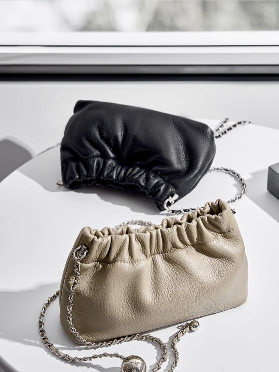 Elova Handcrafted Genuine Leather Crossbody Bag in Black - E276 view 5