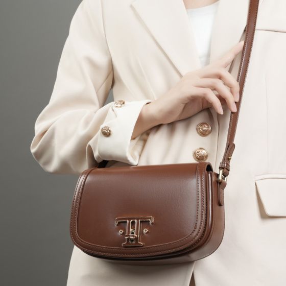 Elova Handcrafted Genuine Leather Crossbody Bag in Black - E455 view 5