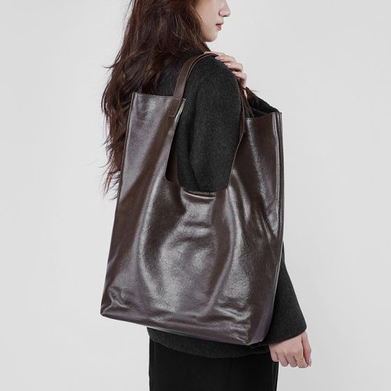 Elova Handcrafted Genuine Leather Tote Bag in Black - E511 view 8