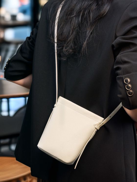 Elova Handcrafted Genuine Leather Crossbody Bag in Black - E623 view 6