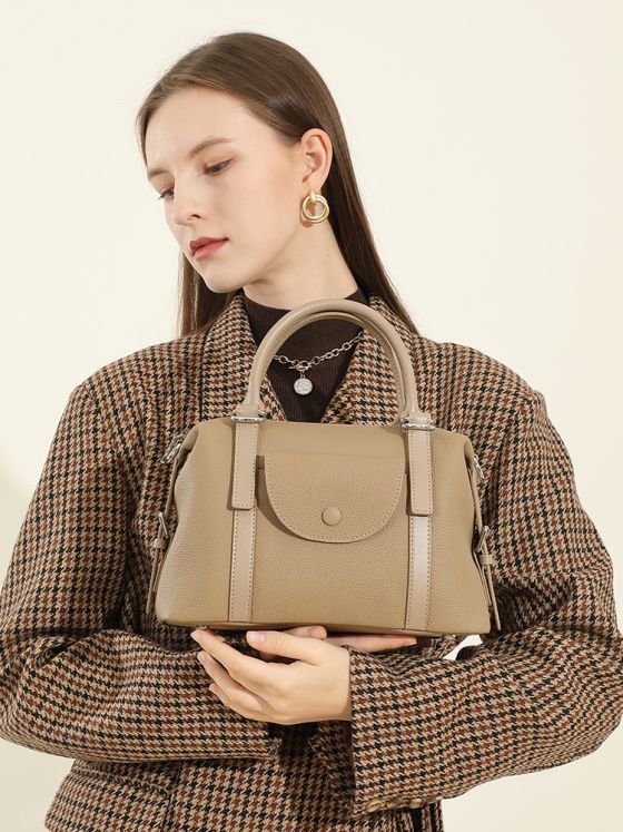 Elova Handcrafted Genuine Leather Bag in Black - E585 view 4