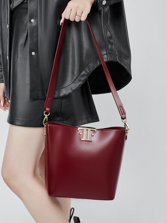 Elova Handcrafted Genuine Leather Bag in Black - E561 view 7