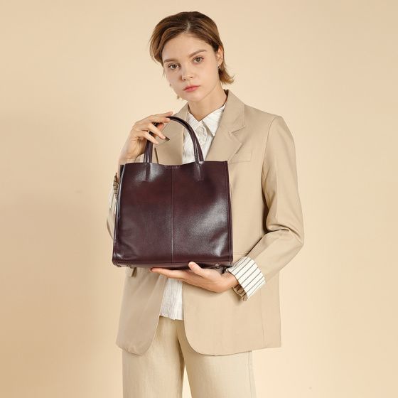 Elova Handcrafted Genuine Leather Crossbody Bag in Black - E494 view 3