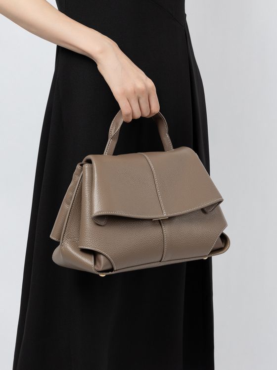 Elova Handcrafted Genuine Leather Crossbody Bag in Black - E698