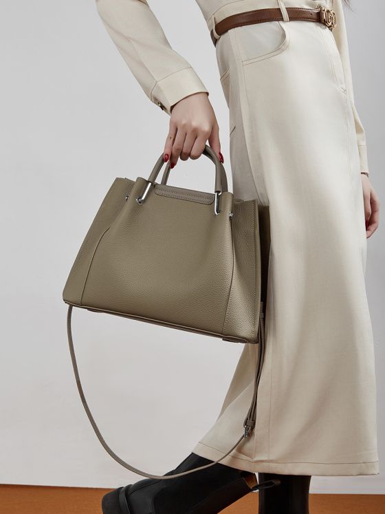 Elova Handcrafted Genuine Leather Crossbody Bag in Black - E816 view 6