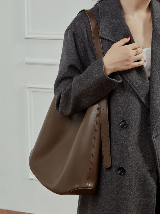 Elova Handcrafted Genuine Leather Crossbody Bag in Black - E766 view 4