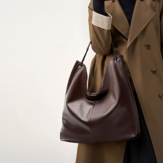 Elova Handcrafted Genuine Leather Tote Bag in Black - E548 view 2