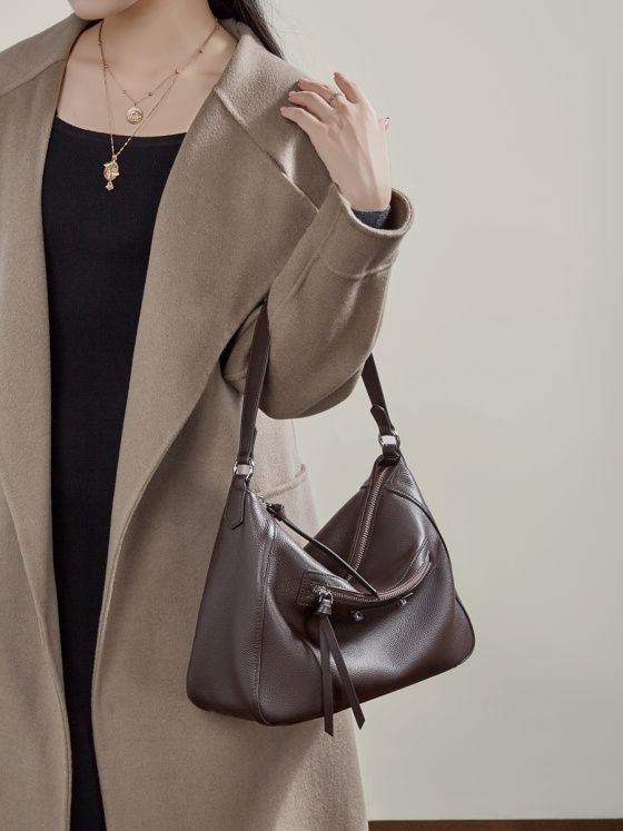 Elova Handcrafted Genuine Leather Crossbody Bag in Black - E809 view 5