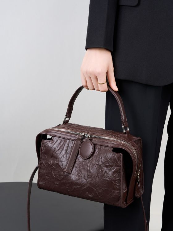 Elova Handcrafted Genuine Leather Bag in Black - E481 view 3