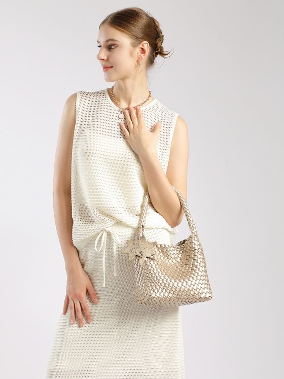 Elova Handcrafted Genuine Leather Tote Bag in Blue - E717