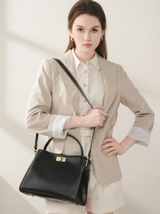 Elova Handcrafted Genuine Leather Crossbody Bag in Black - E634