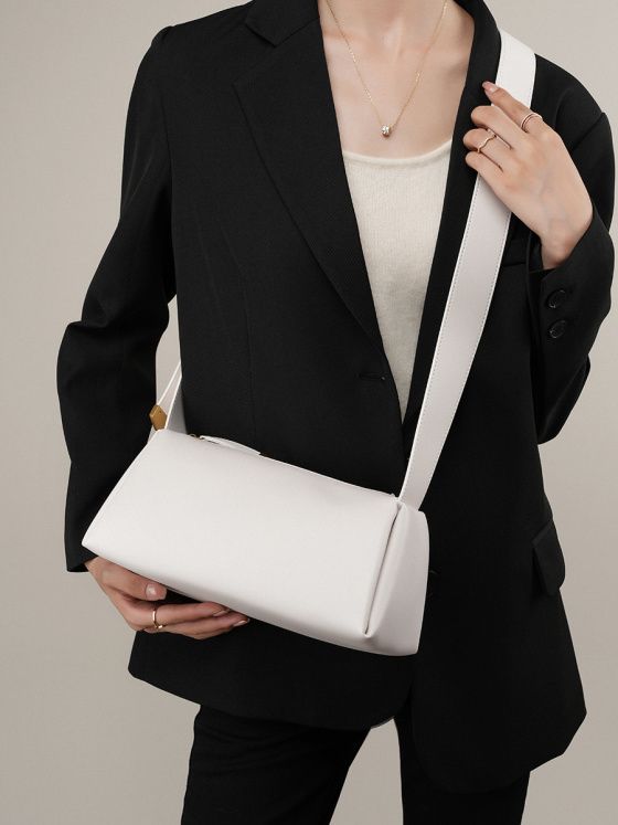 Elova Handcrafted Genuine Leather Crossbody Bag in Black - E284 view 4