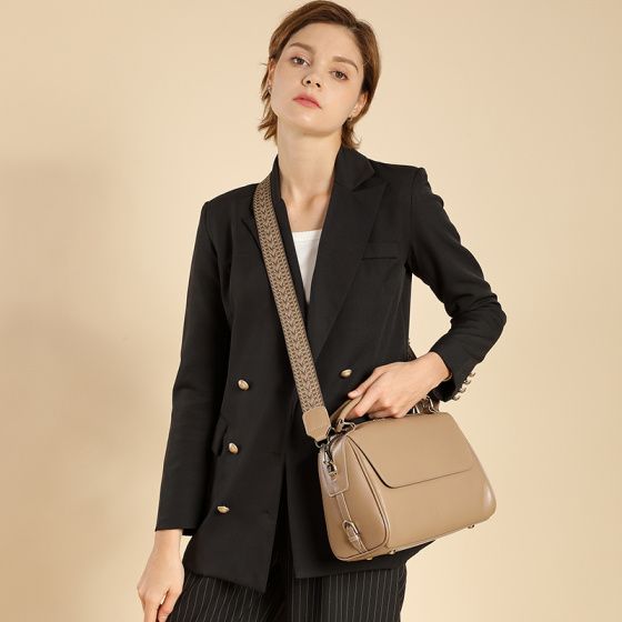 Elova Handcrafted Genuine Leather Crossbody Bag in Black - E497 view 8