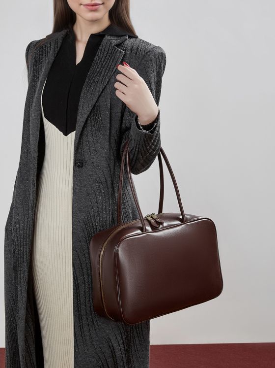 Elova Handcrafted Genuine Leather Bag in Black - E813 view 2