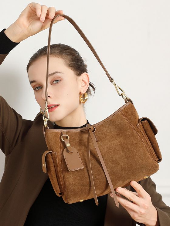 Elova Handcrafted Genuine Leather Crossbody Bag in Black - E753