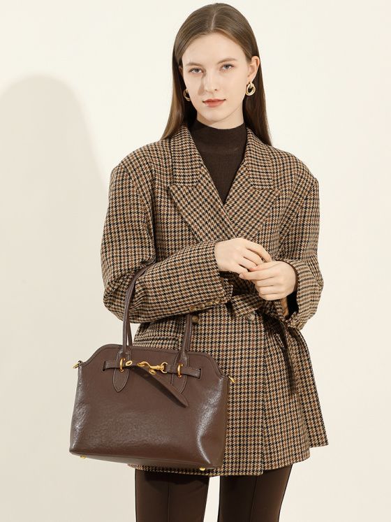 Elova Handcrafted Genuine Leather Crossbody Bag in Black - E572 view 5