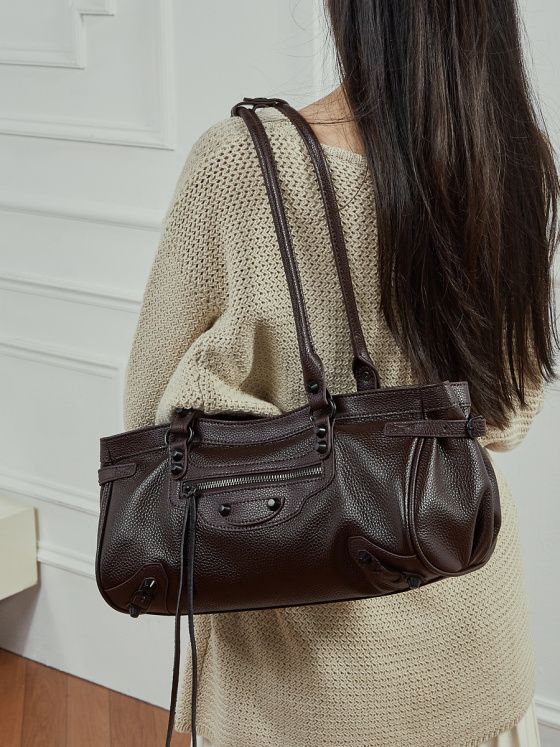 Elova Handcrafted Genuine Leather Shoulder Bag in Black - E769 view 8