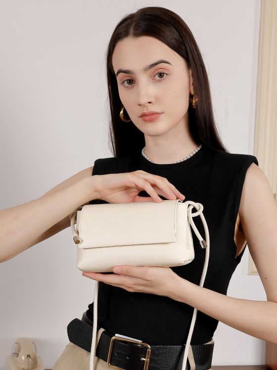 Elova Handcrafted Genuine Leather Shoulder Bag in Black - E702 view 6